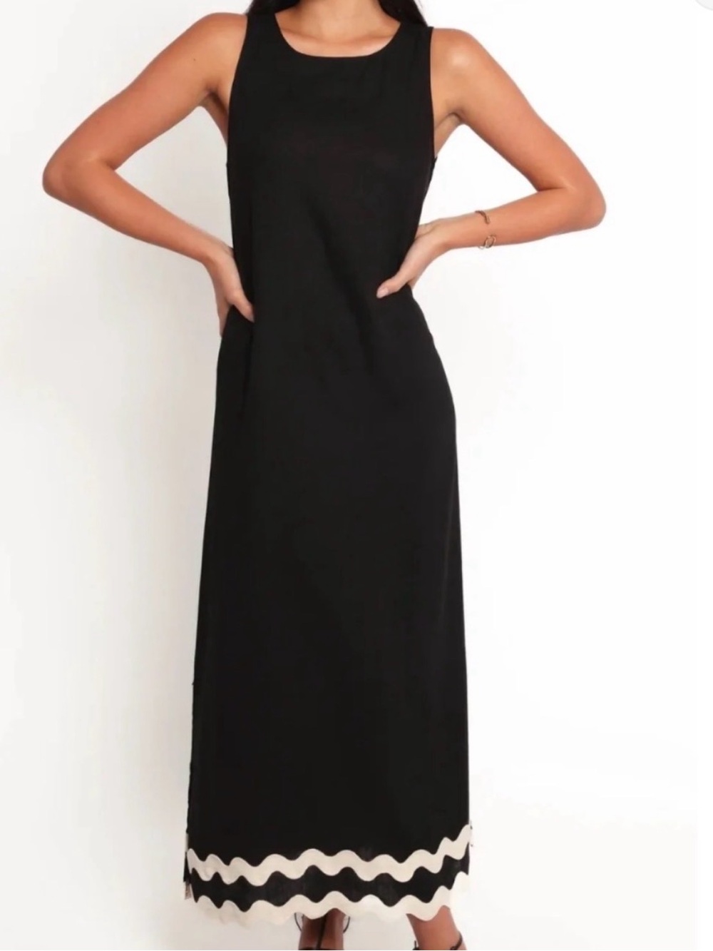 Petal and pup Classic Black Maxi Dress with Scallop Hem